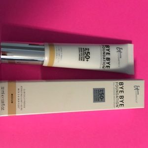 IT COSMETICS BYE BYE FOUNDATION